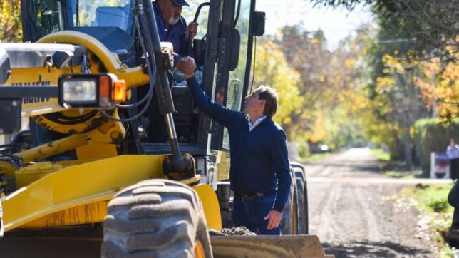 garro participo de los festejos por el 109 aniversario de city bell y recorrio obras