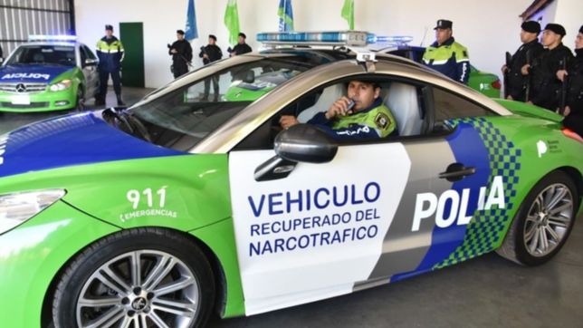 quedo firme la sentencia que ordena devolver a narcos autos de lujo usados como patrullero