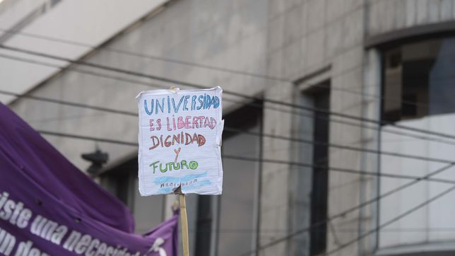 universitarios reclaman un mayor financiamiento para poder afrontar el ano