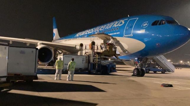 llego un nuevo vuelo con mas de 700 mil vacunas: ¿cuantas dosis de cada componente trajo?