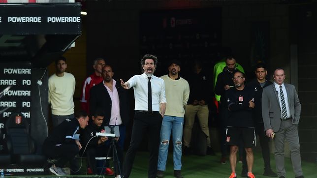 eduardo dominguez se metio de lleno en la polemica de los juveniles