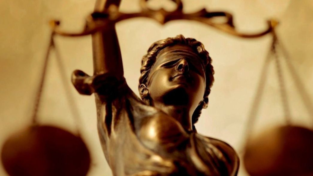 Piden celeridad a la Corte provincial por un caso de dos policías condenados en La Plata