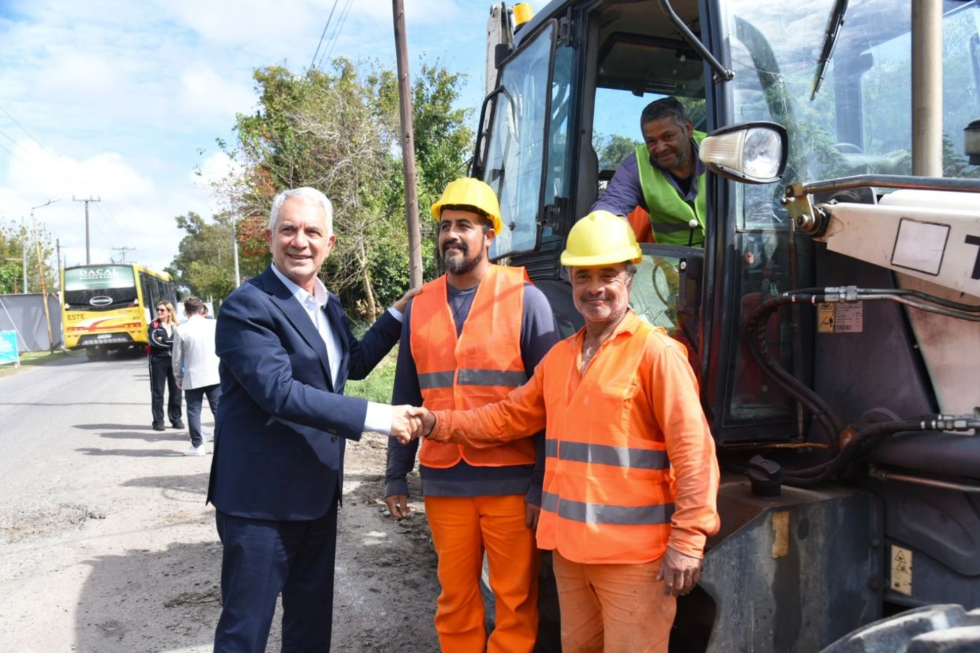 Arrancó en La Plata el ambicioso plan de obras y mantenimiento de asfalto que llegará a todos los barrios
