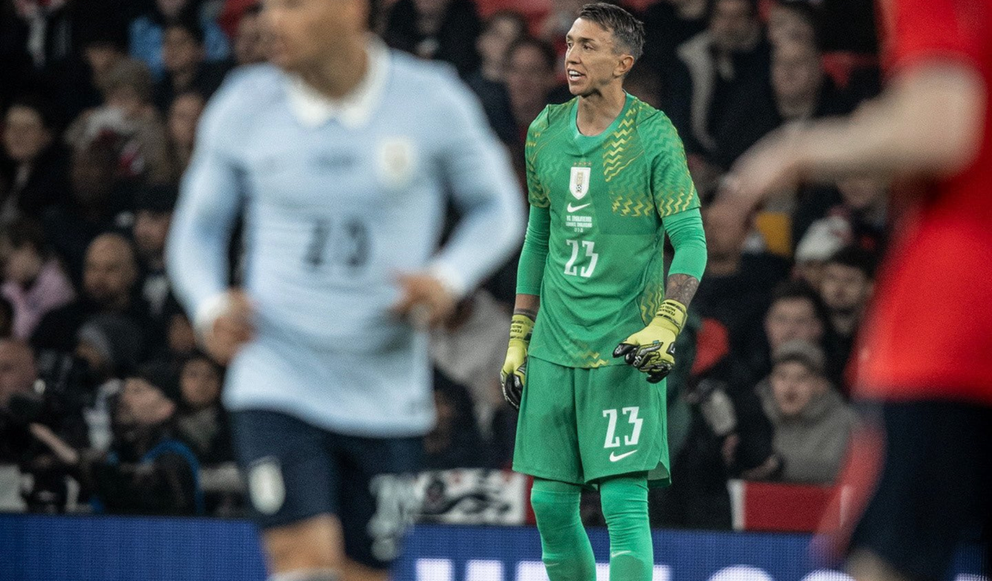 Fernando Muslera amistoso Uruguay Inglaterra