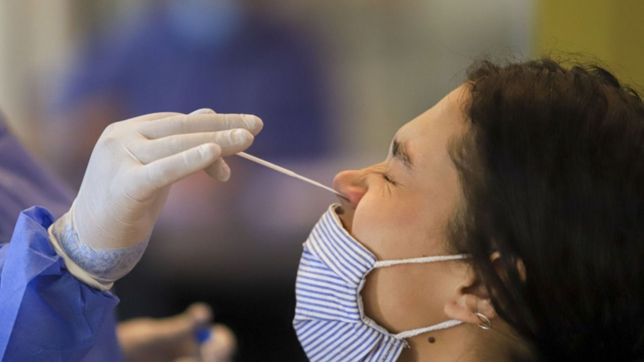 ¿quienes no necesitan hisopado para ser considerados positivos de coronavirus?