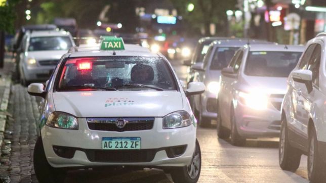 duenos y choferes quieren ver el padron de taxis de la plata