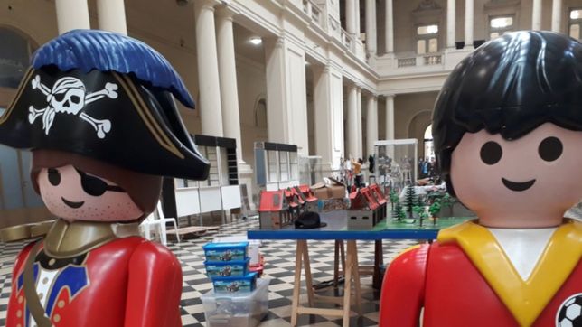 con la muestra mas grande de playmobil del pais, llego retro colecciones a la plata
