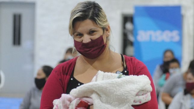 bono de anses: ¿quienes cobran este lunes el plus para el salario familiar de octubre?