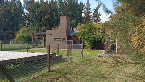 Ingresaron a un conocido barrio cerrado de La Plata, asaltaron a vecinos y se llevaron un auto Ingresaron a un conocido barrio cerrado de La Plata, asaltaron a vecinos y se llevaron un auto