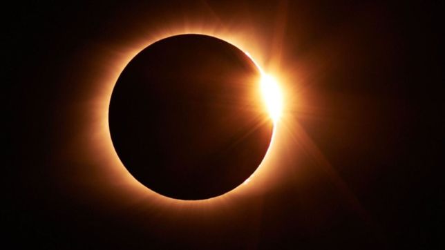 en vivo: asi comienza a verse el eclipse total de sol