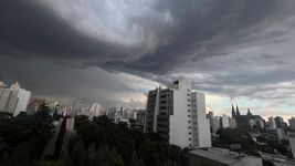 la municipalidad tambien elevo a amarillo el nivel de riesgo por tormentas con rafagas y granizo la municipalidad tambien elevo a amarillo el nivel de riesgo por tormentas con rafagas y granizo