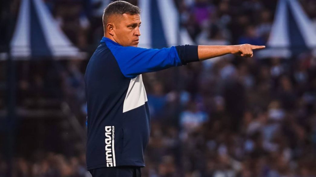 Diego Flores observó la victoria de la Reserva de Gimnasia