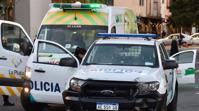un hombre golpeo en la cara a una mujer durante una cena en una parrilla en la plata