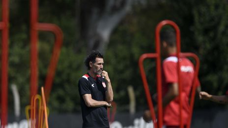 Eduardo Domínguez podría recuperar un delantero para el duelo contra Deportivo Riestra Eduardo Domínguez podría recuperar un delantero para el duelo contra Deportivo Riestra