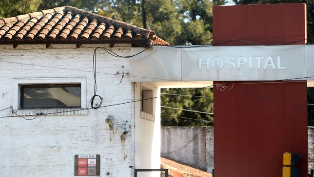 un taxista fue apunalado en un intento de robo y lucha por su vida
