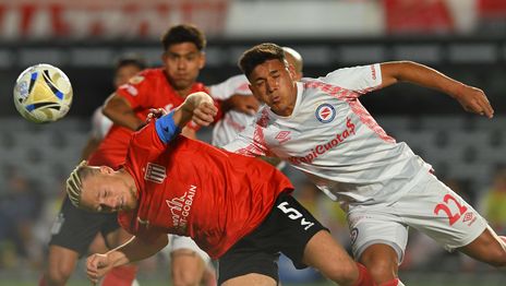 Estudiantes perdió tres partidos al hilo y depende de otros resultados para jugar los playoffs Estudiantes perdió tres partidos al hilo y depende de otros resultados para jugar los playoffs