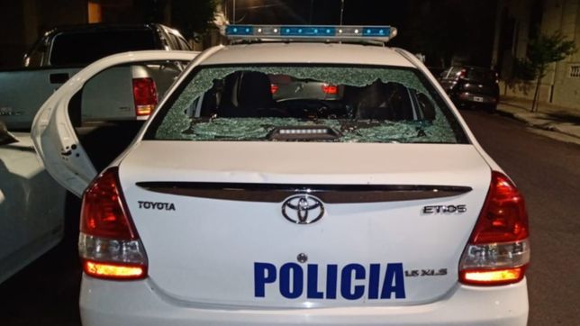 tiros, patrulleros rotos y un policia herido tras una intensa persecucion en la plata