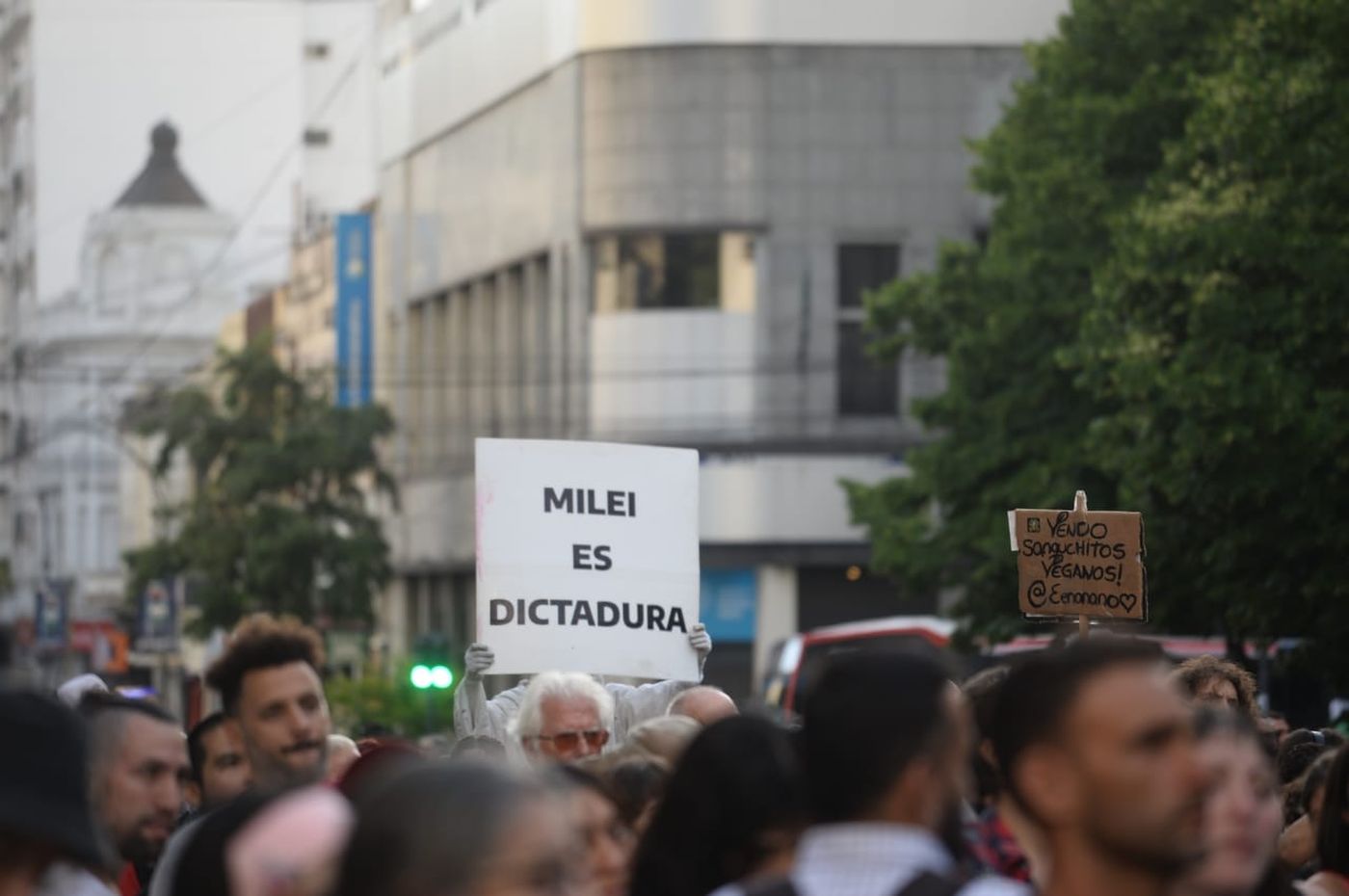 Cacerolazo Cultural en 7 y 50 (23).jpeg