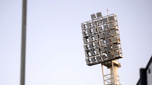 el momento en que se detuvo el partido de gimnasia y atletico tucuman por falta de luz