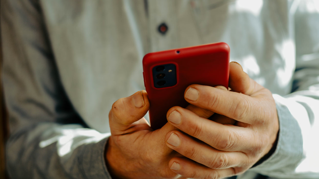 estafaron al dueno de un supermercado y le robaron mas de $7,5 millones con enganos digitales