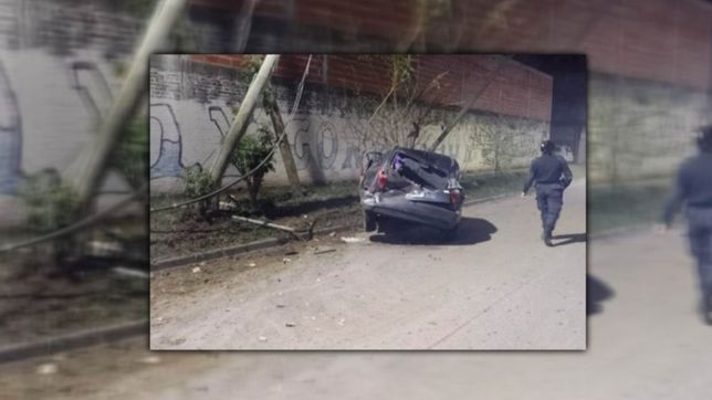 robo un auto, lo estrello contra una columna y salio corriendo
