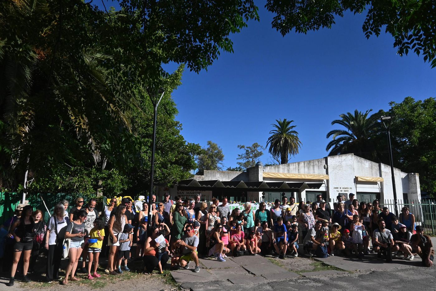 El abrazo simbólico de este domingo en el jardín del Parque San Martín
