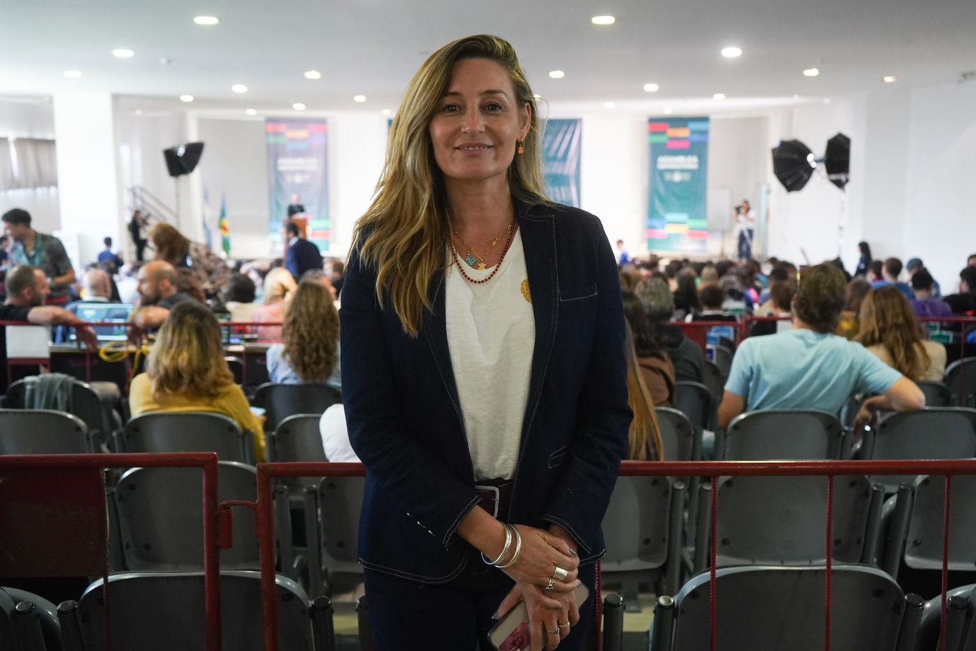 Andrea Varela en la asamblea universitaria