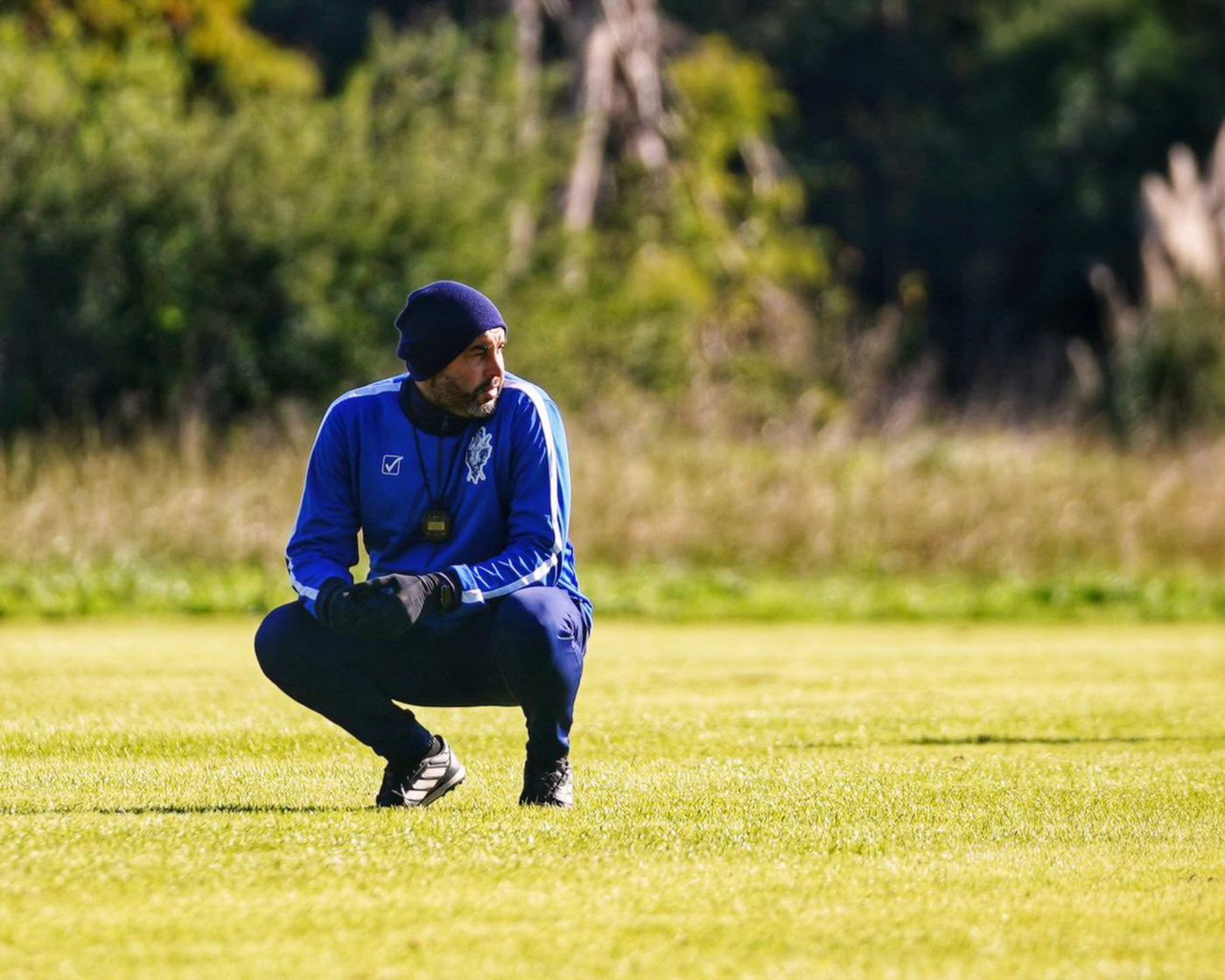 El técnico de Gimnasia le ordenó a su plantel viajar por la noche, concentrar en la mañana y entrenar por la tarde. El técnico de Gimnasia le ordenó a su plantel viajar por la noche, concentrar en la mañana y entrenar por la tarde.