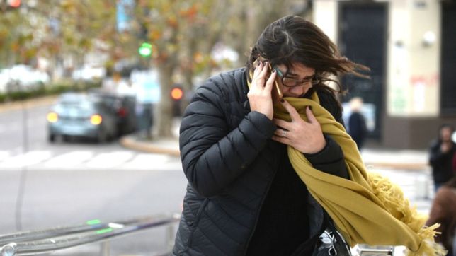 sabado muy frio y con alerta amarillo por rafagas de viento en la plata