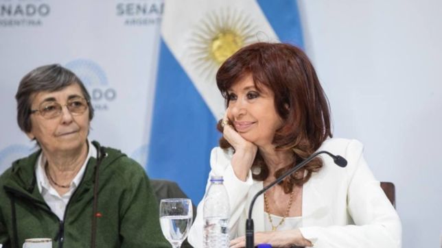 cristina hablo por primera vez despues del atentado: estoy viva por dios y por la virgen