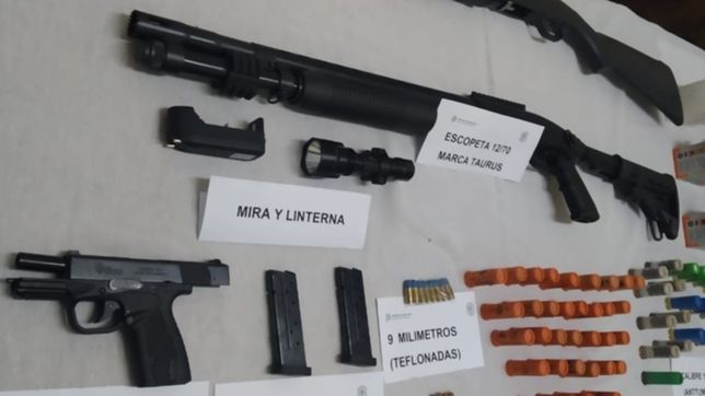 un detenido por balear la casa de una mujer en tolosa: tenia una pistola y dos escopetas