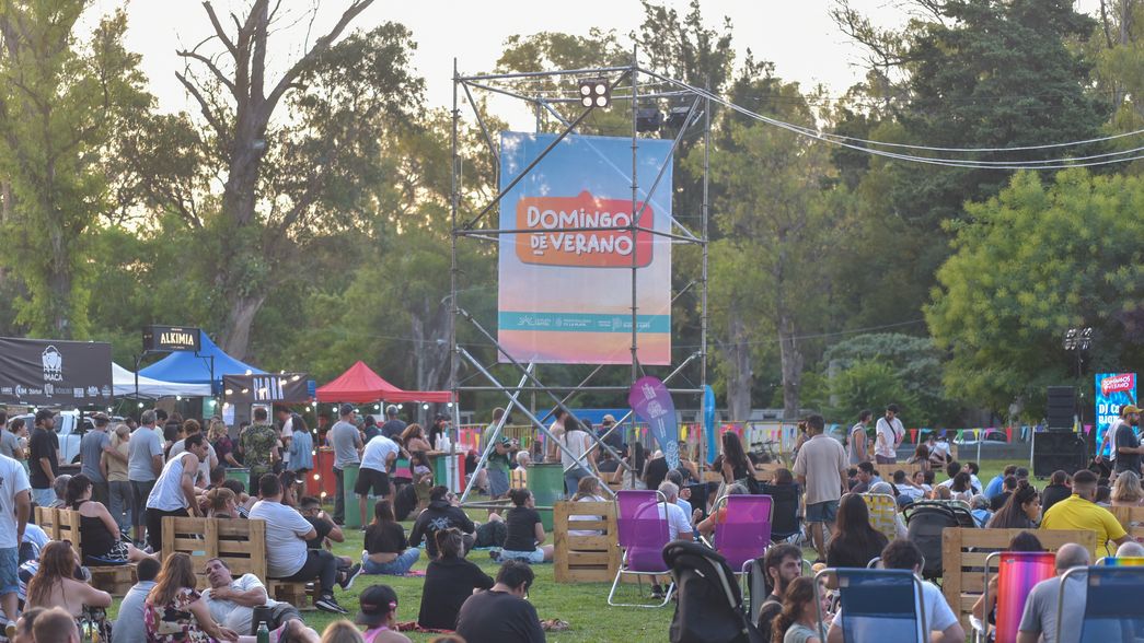 La música electrónica copa el camping municipal de La Plata en un nuevo Domingo de Verano