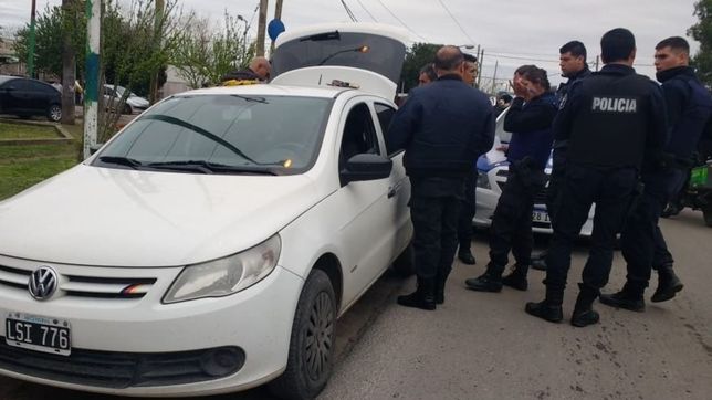 un policia de berisso le robo $100 mil a un comisario retirado que trabaja como recaudador