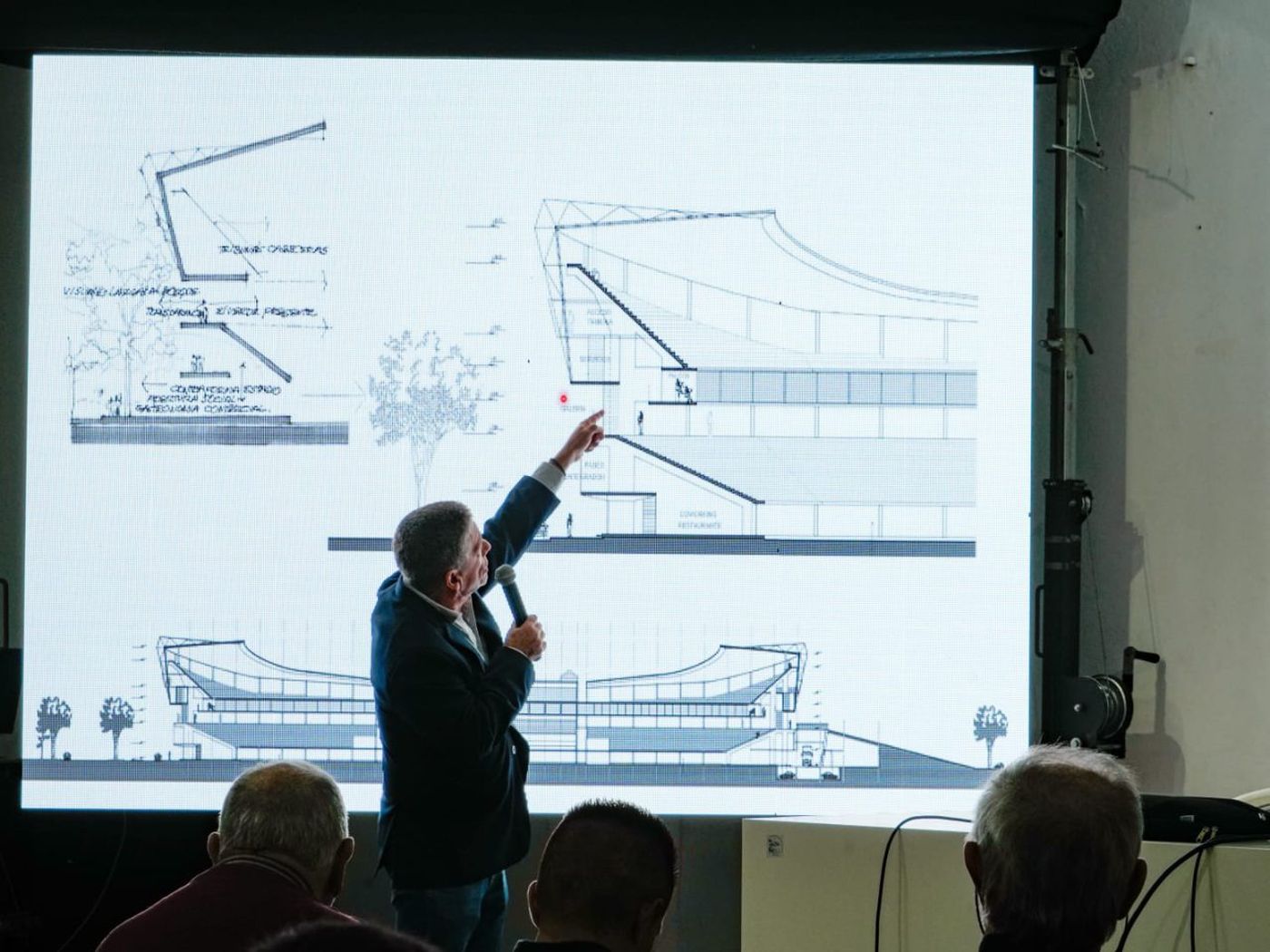 Los Arquitectos Gustavo Pagani, Hernán Quiroga y Vanesa Bisbal, son los autores de esta propuesta. Los Arquitectos Gustavo Pagani, Hernán Quiroga y Vanesa Bisbal, son los autores de esta propuesta.