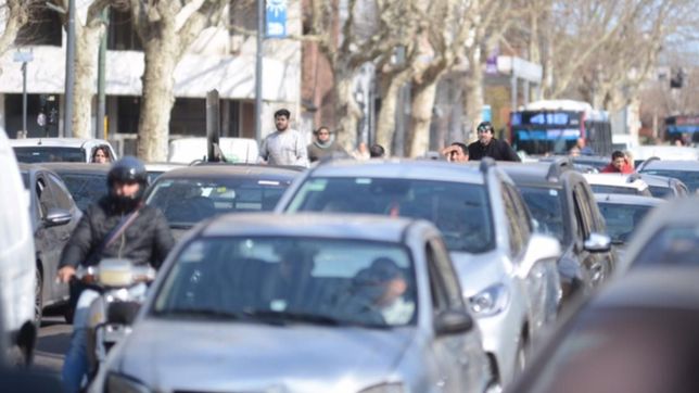 el caos del transito en la plata bajo la mirada de sus principales protagonistas