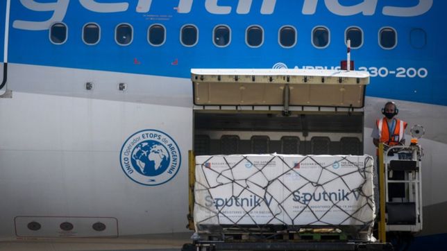 el gobierno confirma la espera de un cargamento con segundas dosis de la sputnik v