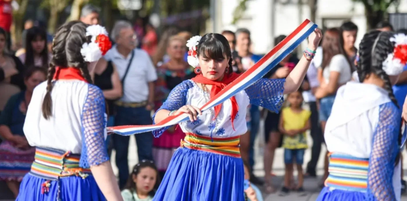 La comunidad paraguaya de La Plata celebra su independencia con una gran grilla de artistas