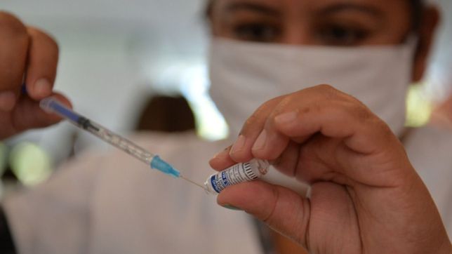 ¿como diferenciar los efectos secundarios de los signos de alarma despues de la vacuna?