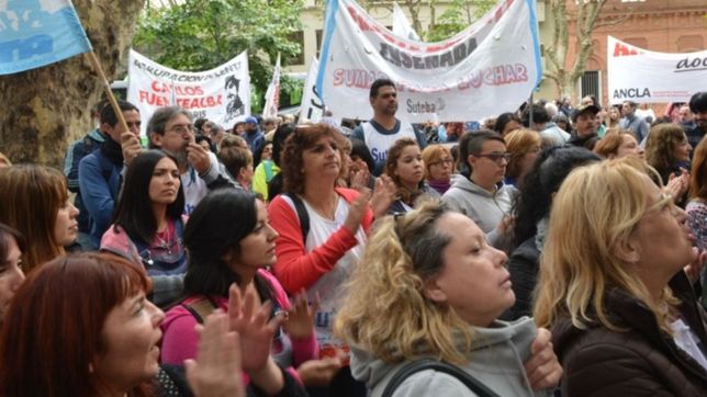 despues de pascuas, la semana arranco con multiples protestas en la plata