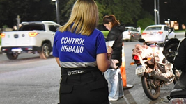 acusan a una agente de control urbano de pedirle coimas a una comerciante para no cerrar su local acusan a una agente de control urbano de pedirle coimas a una comerciante para no cerrar su local