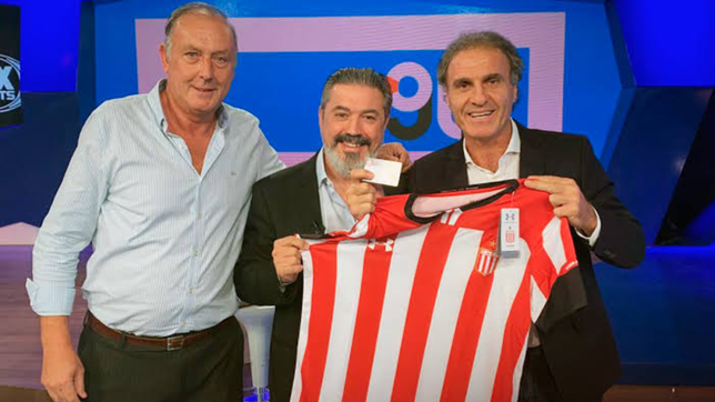 ruggeri, socio honorario de estudiantes, dijo que el pasillo de espaldas fue una falta de respeto