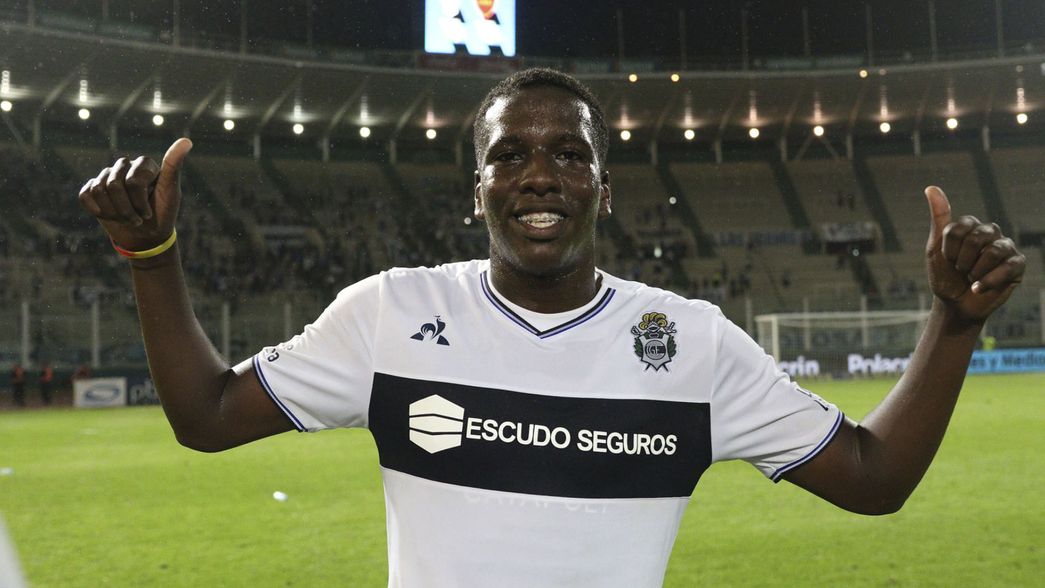 Jan Hurtado se hace la revisión médica en Gimnasia y pone la firma