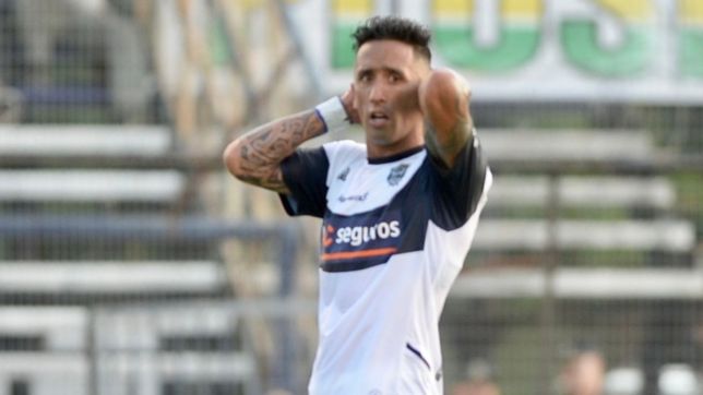 gimnasia pierde a lucas barrios en la previa del clasico por una secuela de covid-19