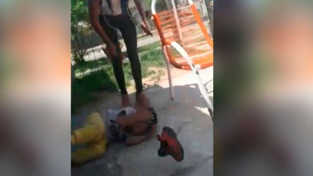 el nene golpeado salvajemente por su mama fue trasladado a un hogar de abrigo de la plata