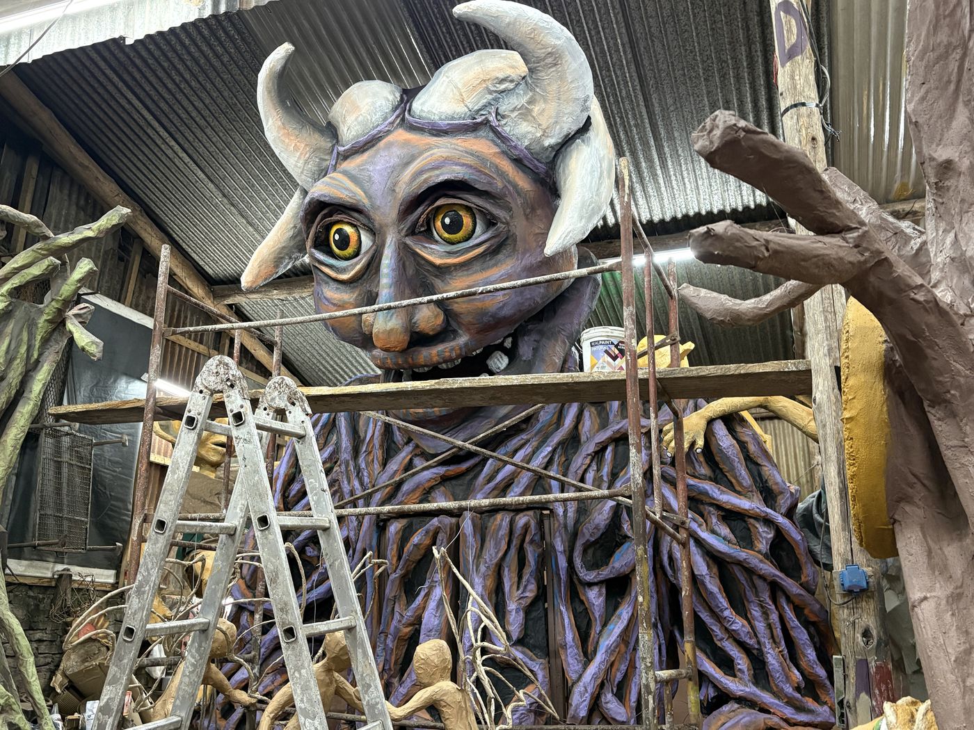 Muñeco de fin de año Gaam Drako 2025 (3)