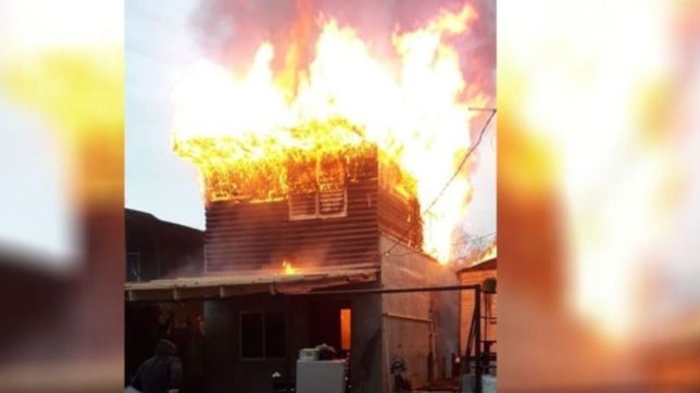 incendio y tension: se prendieron fuego tres casas y dos personas terminaron intoxicadas