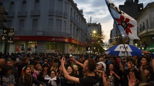 el peronismo platense volvio a la calle para respaldar a cristina kirchner