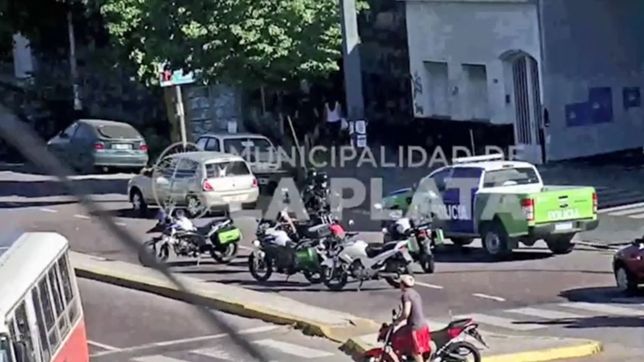 video: un ladron huia en moto, se cayo en plena persecucion y termino detenido