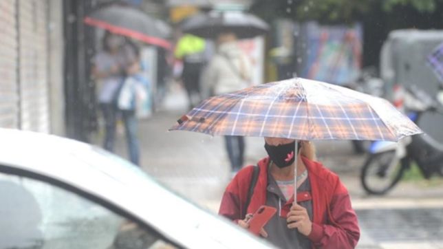 bajo la temperatura y comenzo una seguidilla de dias de lluvia en la plata
