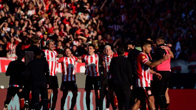 estudiantes goleo a gimnasia, que no tuvo reaccion y termino jugando con morales como arquero